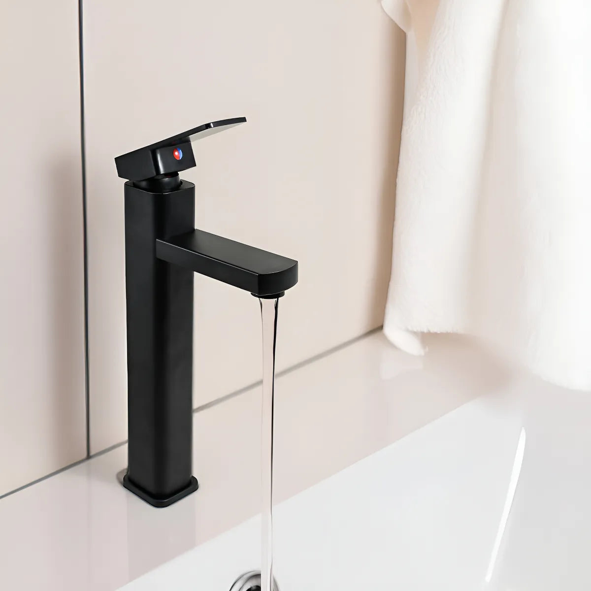 Canilla Griferia Alta De Lavatorio Negra 30 Cms